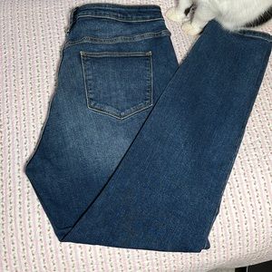 Womens Universal Thread curvy skinny jeans